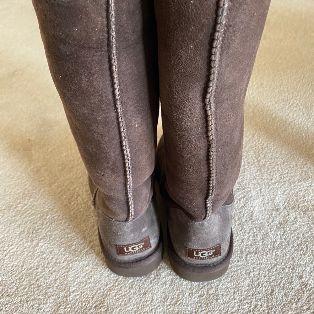 Tall brown Ugg boots - Picture 4 of 4
